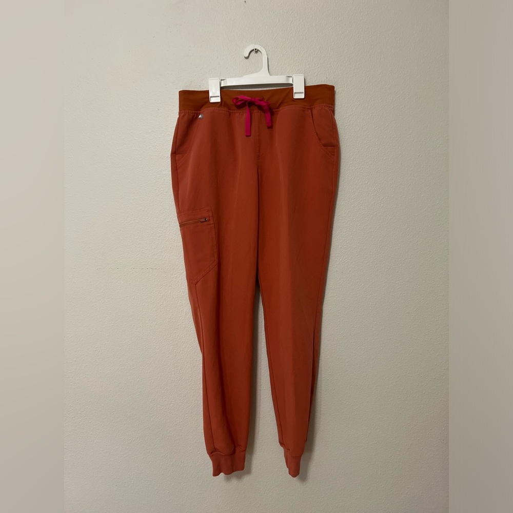 Women’s Figs Zamora Scrub Jogger Medium/Tall Terracotta